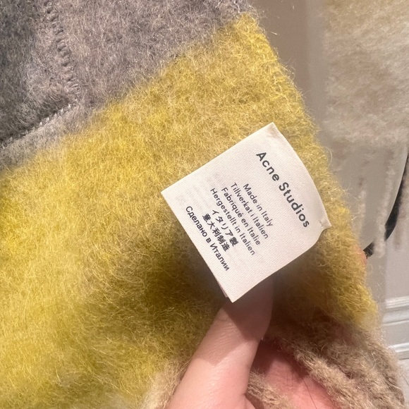 Acne Studios - Mohair Checked Scarf - Picture 4 of 8